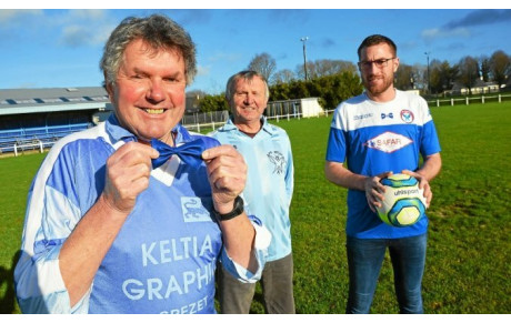 Drôle de nom pour un club de foot : Spézet, l’effet papillon… bleu !